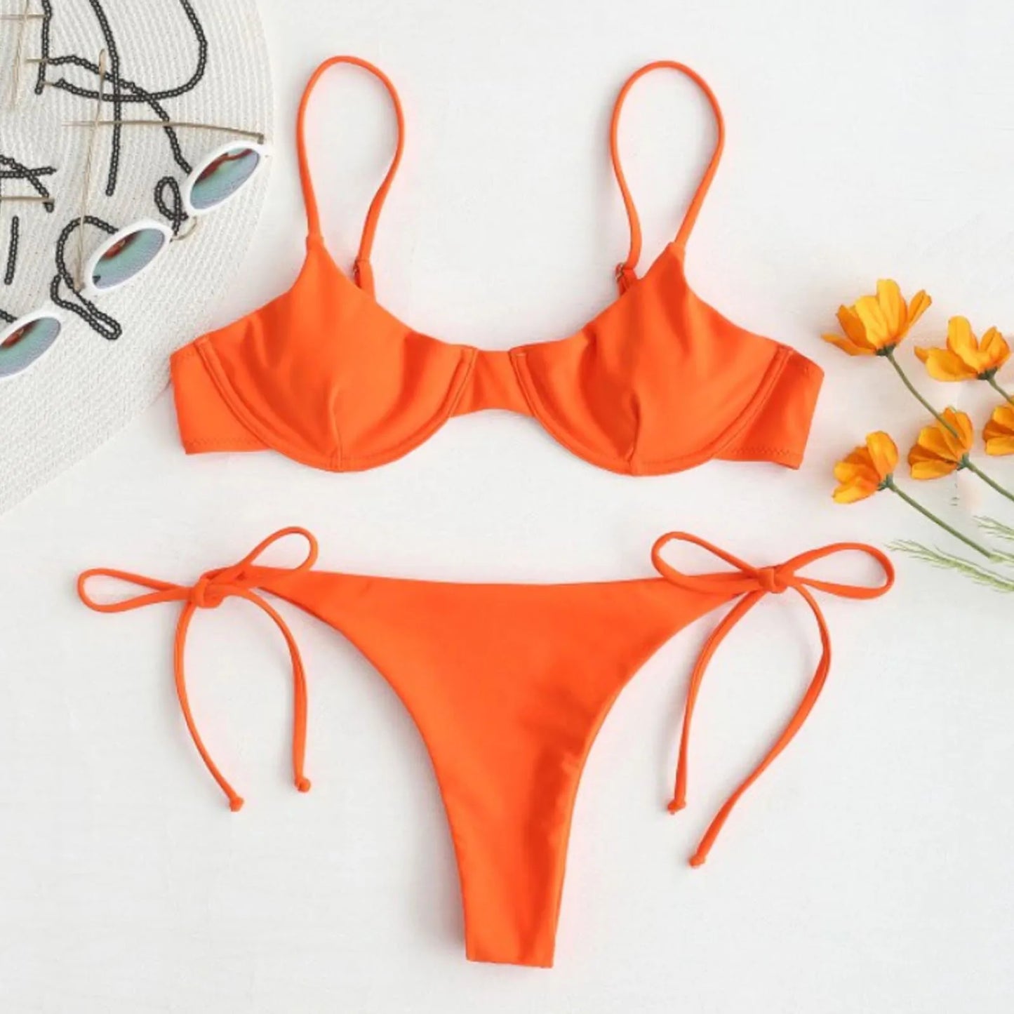 Sexy Bikini-Set (Top mit Spaghettiträgern + Triangel-Tanga)