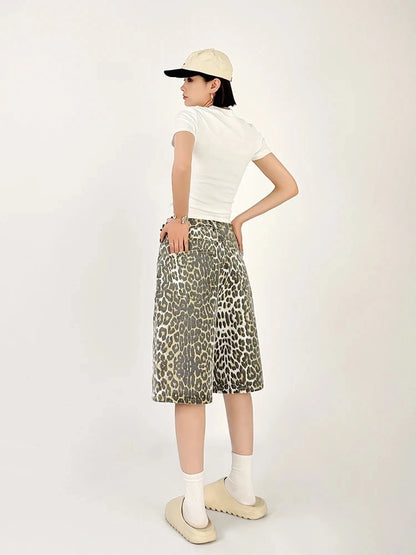 Gerade Streetwear-Shorts mit hoher Taille und Jeans in Leopardenmuster