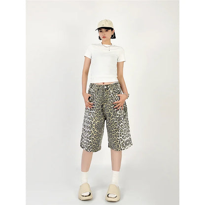 Gerade Streetwear-Shorts mit hoher Taille und Jeans in Leopardenmuster